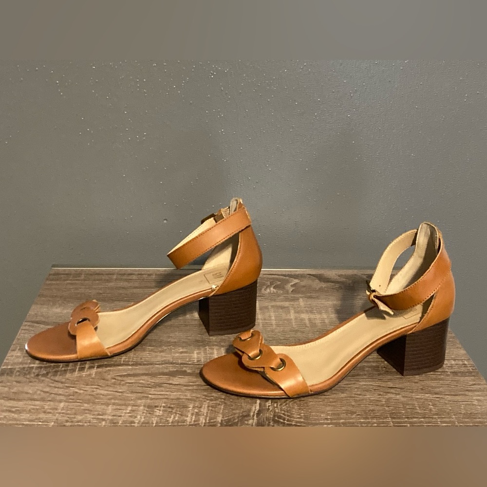 Gap Sandals Tan Sz 9